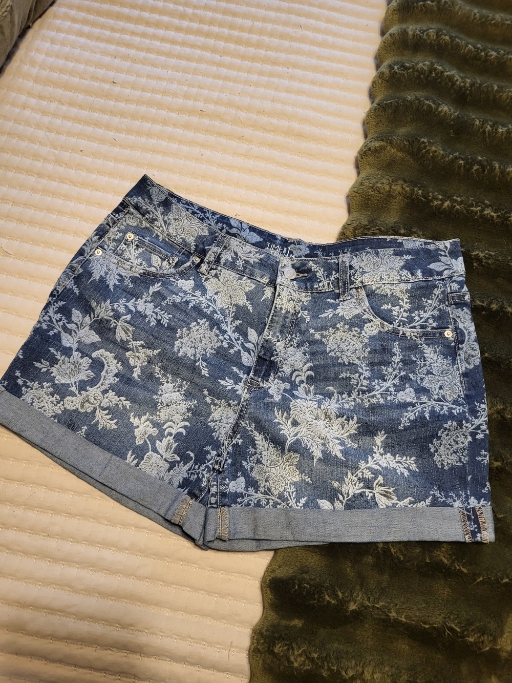 Time and Tru Blue Floral Denim Shorts